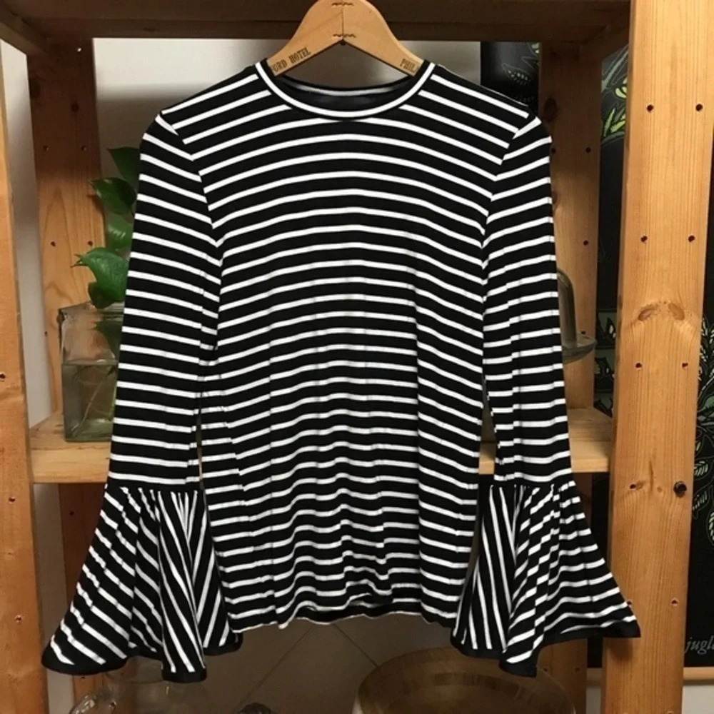 Style Mafia Black White Stripe Poppy Bell Sleeve Shirt Medium - Picture 2 of 12